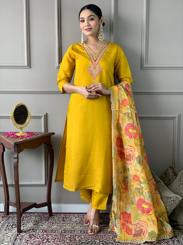 Roopa's Embroidery Kurti Set.