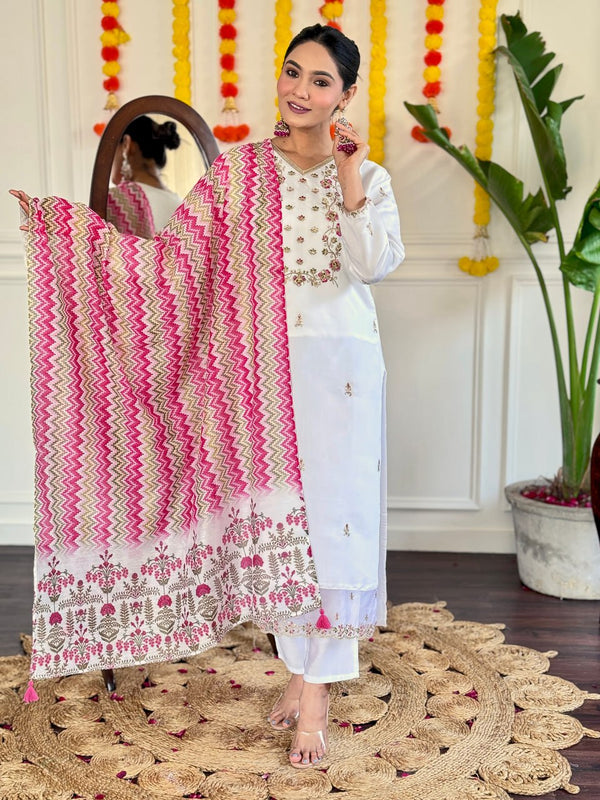 Jeni's Embroidery Kurti Set.