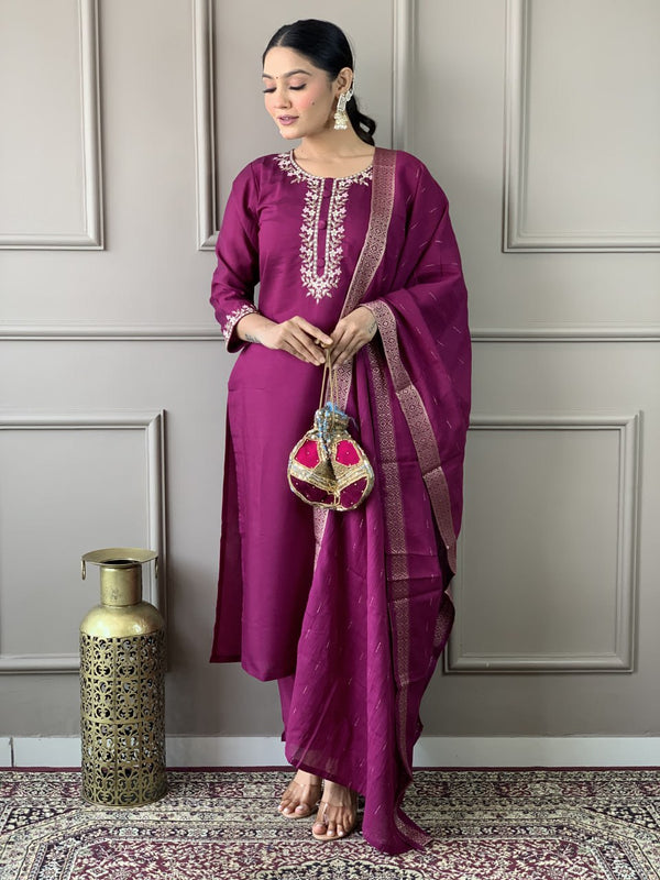 Aayushi's Letest Design Kurti Set..