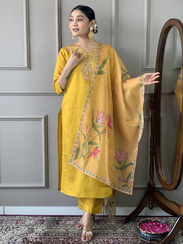 Shivani's Embroidery Kurti Set.